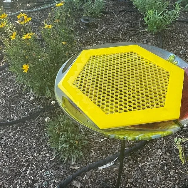 Floating Bee Island-Bee Waterer