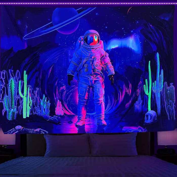 UV Light Emitting Neon Hanging Cloth