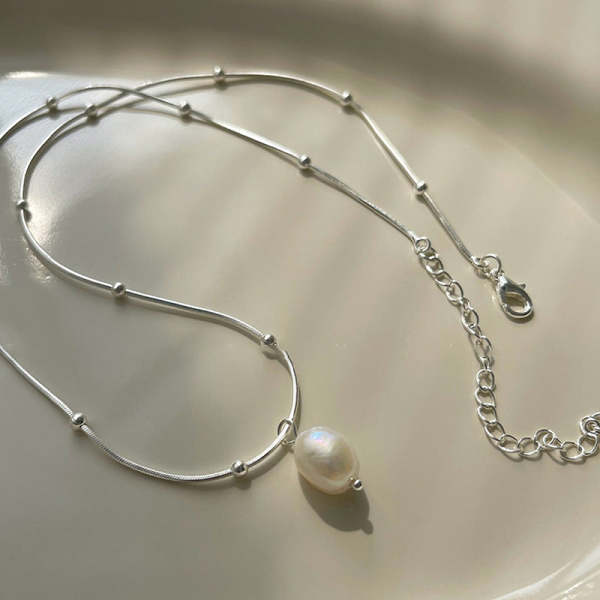 Naomi Silver Pearl Necklace