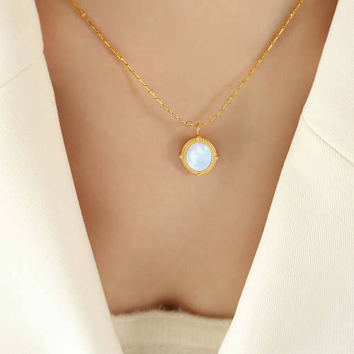 Jada Gold Shell Necklace
