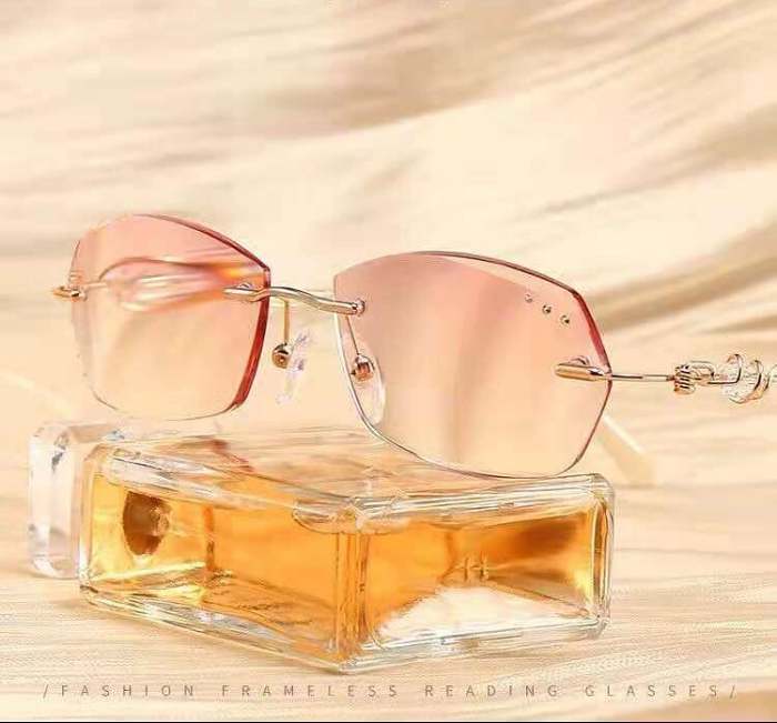 Sapphire high hardness anti-blue light progressive distance reading glasses