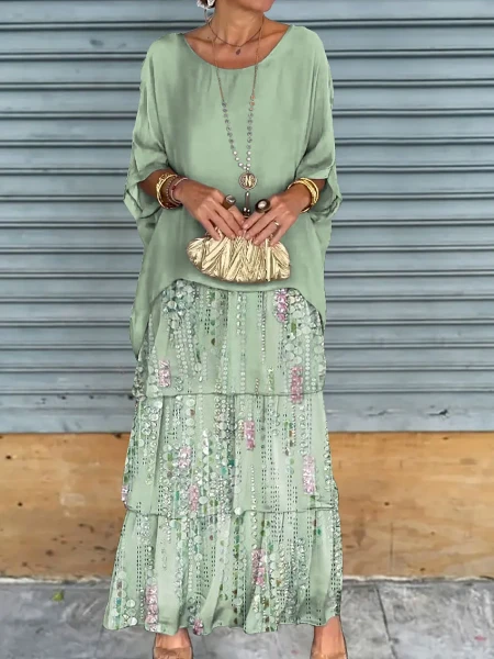 Elegant Loose Dress With Round Neck and Batwing Sleeves