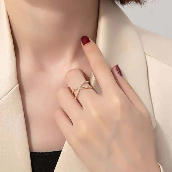Eva's Harmony Gold Ring