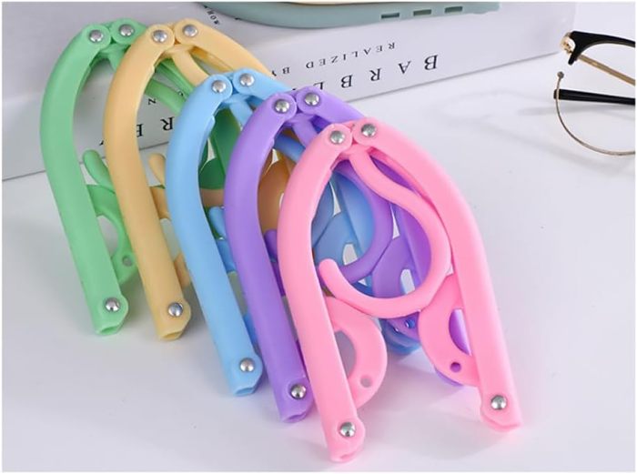 10pcs Colorful Travel Hangers. Portable Folding Clothes Hangers.Telescopic Travel Magic Portable Drying Rack for Travel Accessories