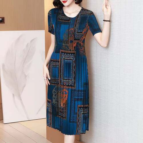 New Fashionable Pleated Dress