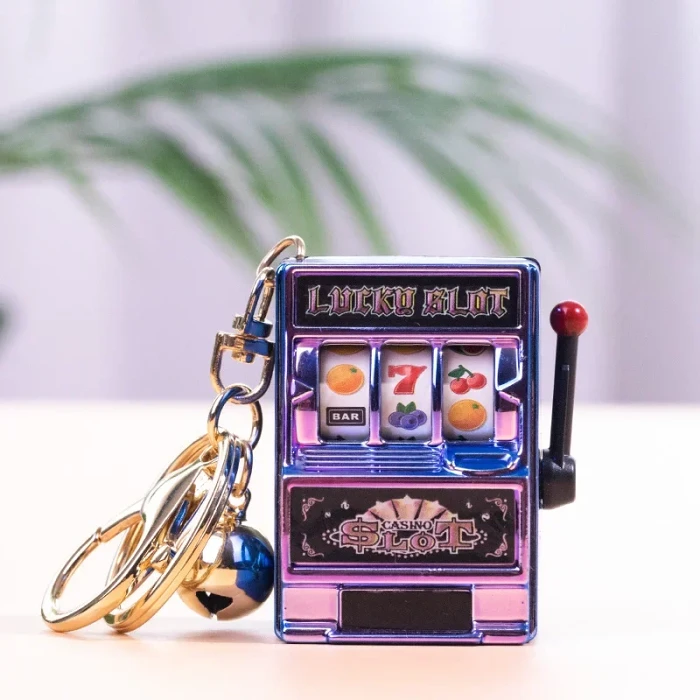 Creative slot fruit machine pendant lottery machine key chain that can be played