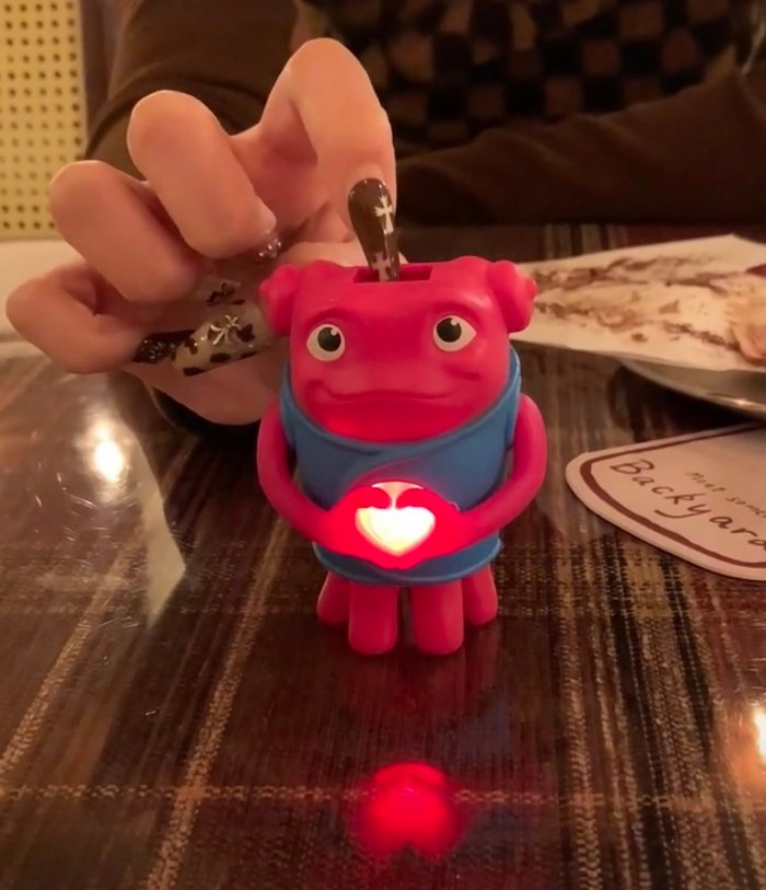 The Aliens Who Can Compare Hearts