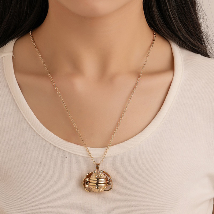 EXPANDING PHOTO LOCKET - BUY 2 GET 2 FREE NOW!
