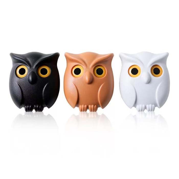 Creative winking owl punch-free key hook