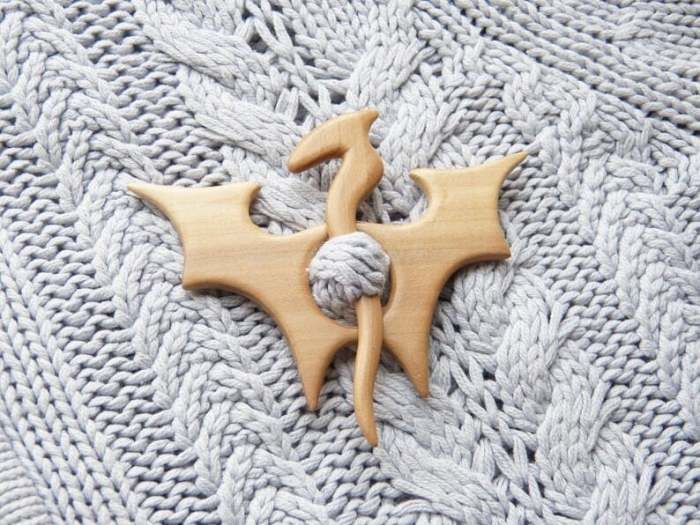 Last Day 70%OFFBrooch pin with wooden animal pattern (sweater clip)