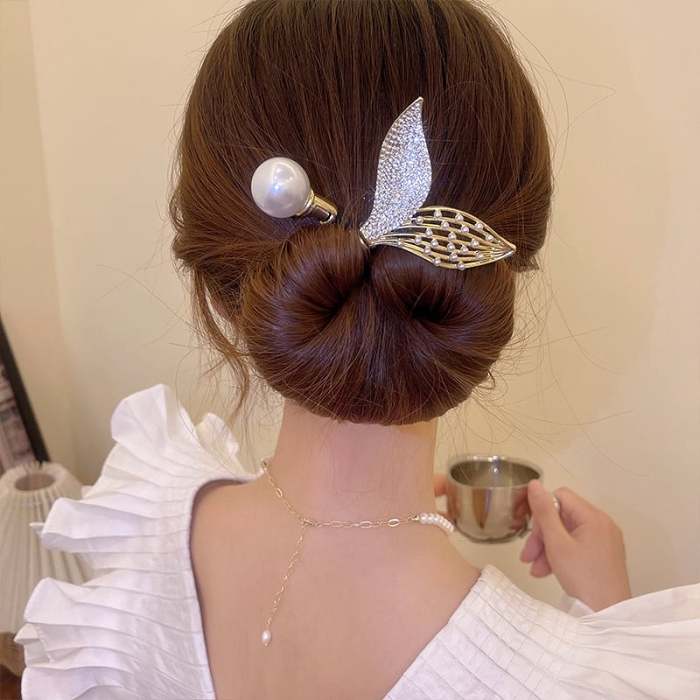 2023 Hot Sale- Rhinestone Flower Hair Clip