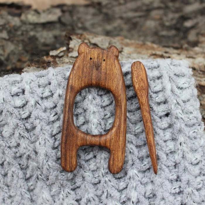Last Day 70%OFFBrooch pin with wooden animal pattern (sweater clip)
