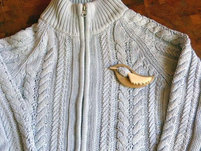 Last Day 70%OFFBrooch pin with wooden animal pattern (sweater clip)