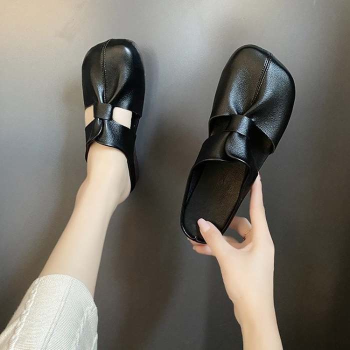 Cut Out Design Flat Mules