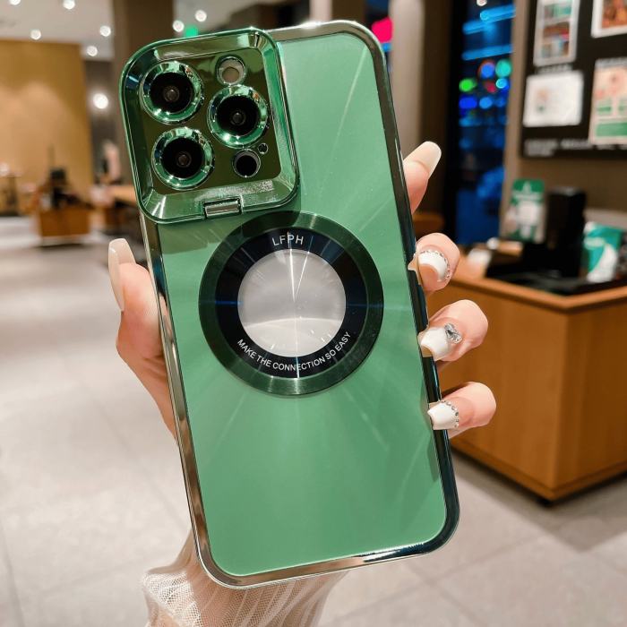 Magnetic iPhone case with lens mount