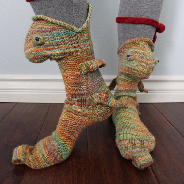 - 3D Knit Crocodile Socks