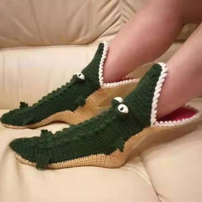- 3D Knit Crocodile Socks