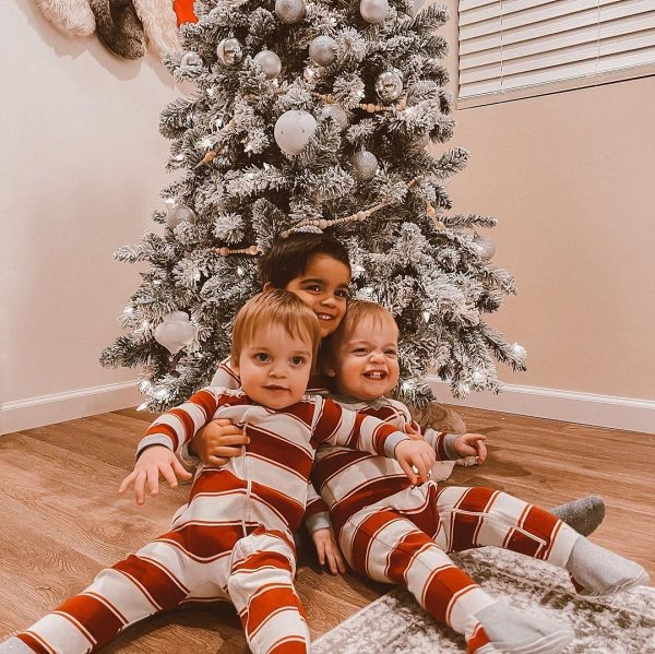LAST DAY 56% OFFBest Matching Christmas Family Pajamas