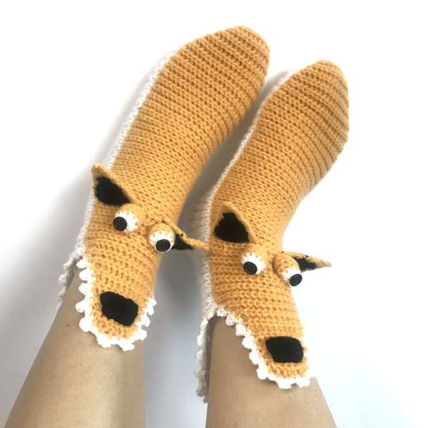 - 3D Knit Crocodile Socks