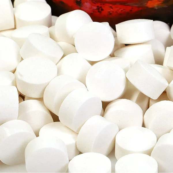 Non-toxic algaecide for aquariums