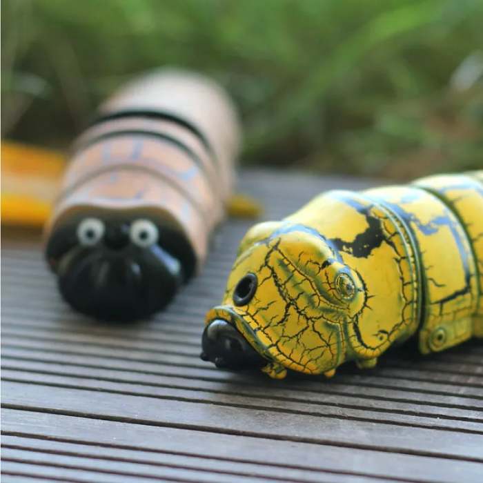 Caterpillar that can be remotely controlled