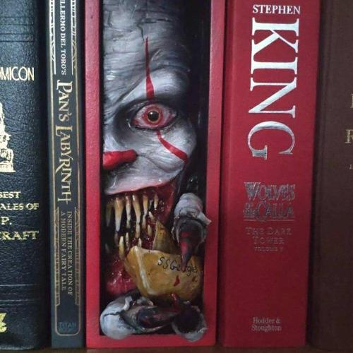 Halloween Peeping On The Bookshelf Booknook 2024