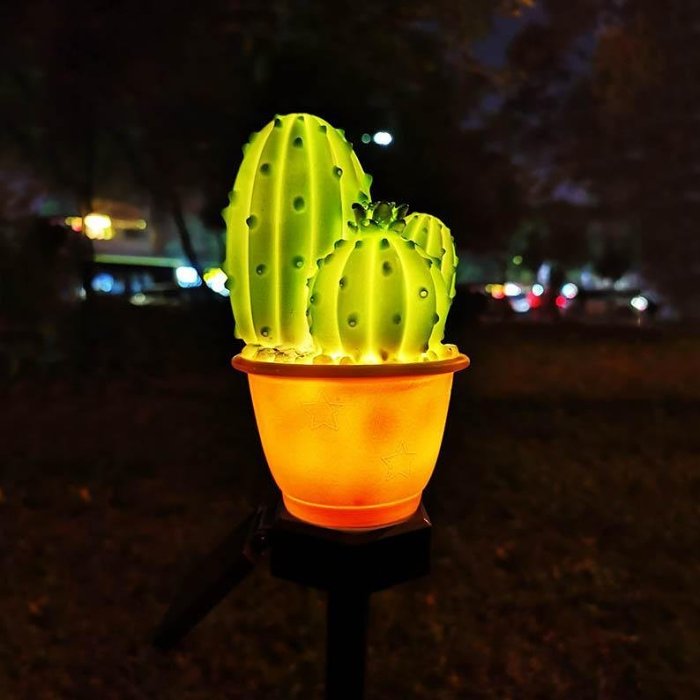 Solar LED Plant Style Garden Light