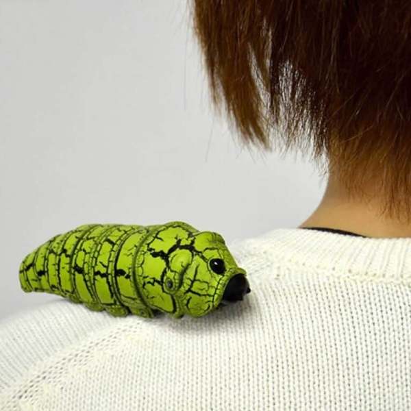 Caterpillar that can be remotely controlled