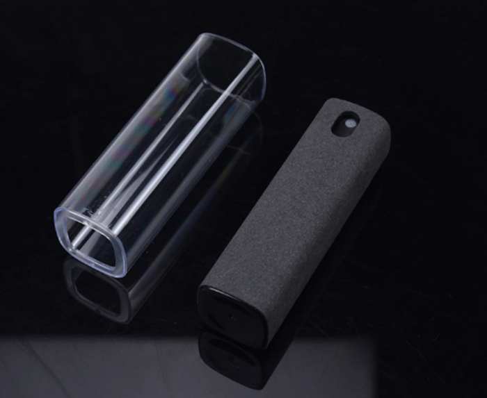 2-in-1 Portable Phone and Tablet Screen Cleaner with Microfiber Cloth by Veasoon
