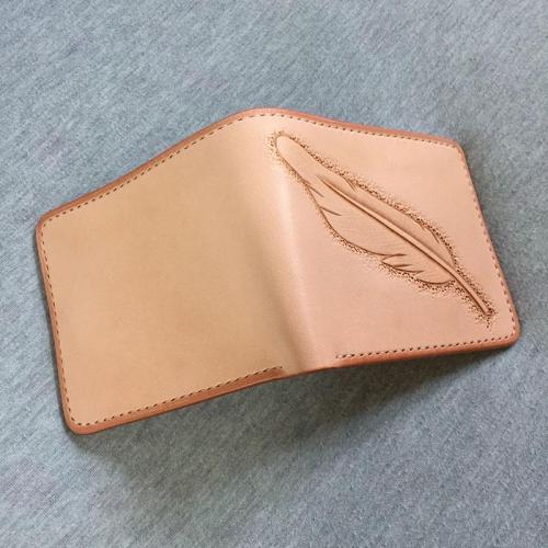 Handmade Leather Mens Tooled Feather Cool billfold Leather Wallet Men Small Wallets Bifold for Men
