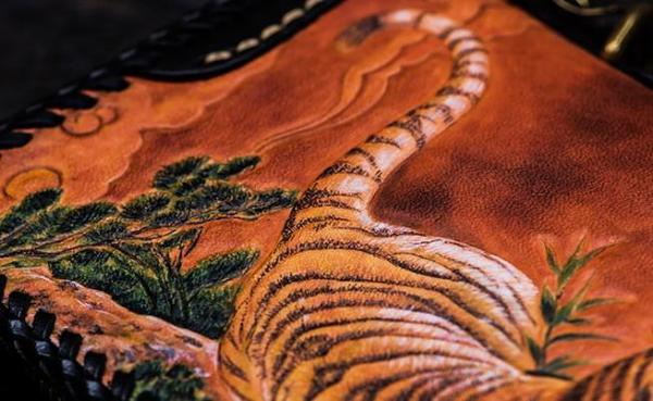 Handmade Leather Tooled Chinese Dragon Chain Wallet Mens Biker Wallet Cool Leather Wallet Long Phone Wallets for Men