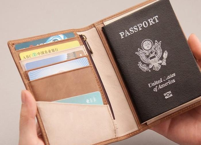 Vintage Leather Men Small Slim Travel Wallet Passport Wallet for Men