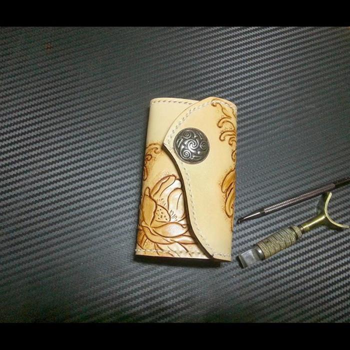 Handmade Leather Tooled Carp Flower Biker Mens Cool Car Key Wallet KeyChain for Men