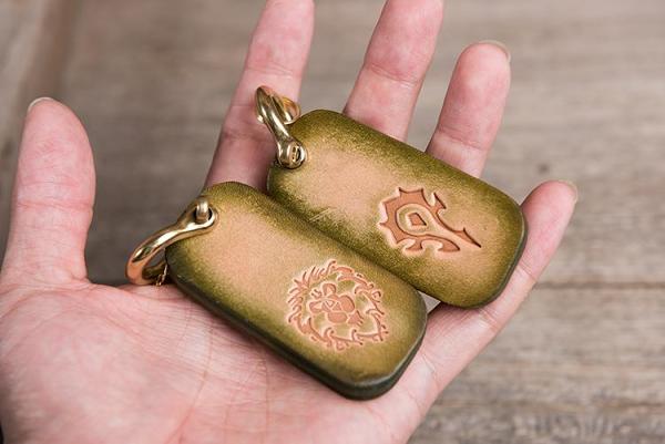 Handmade Leather Mens World of Warcraft Cool Keychain KeyCharm Keyring Pendant for Men