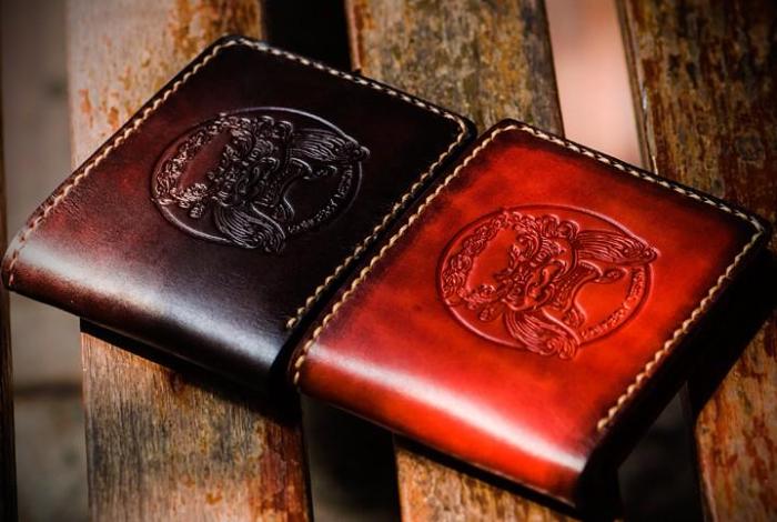 Handmade Leather Chinese Lion Tooled Mens billfold Wallet Cool Leather Wallet Slim Wallet for Men
