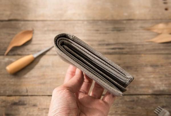Cool Leather Mens Gray Small Wallet Bifold Vintage Slim billfold Wallet for Men