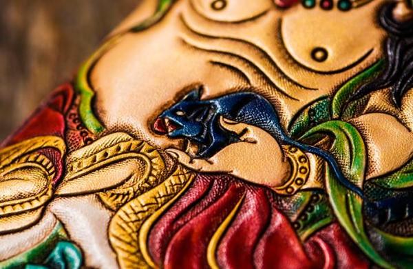 Handmade Leather Tooled Yellow Jambhala Mens Chain Biker Wallet Cool Leather Wallet Zipper Long Phone Wallets for Men