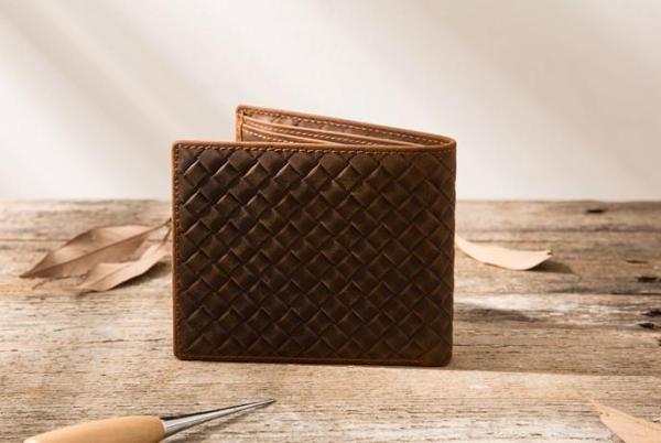 Cool Leather Mens Briaded Small Wallet Bifold Vintage Slim billfold Wallet for Men