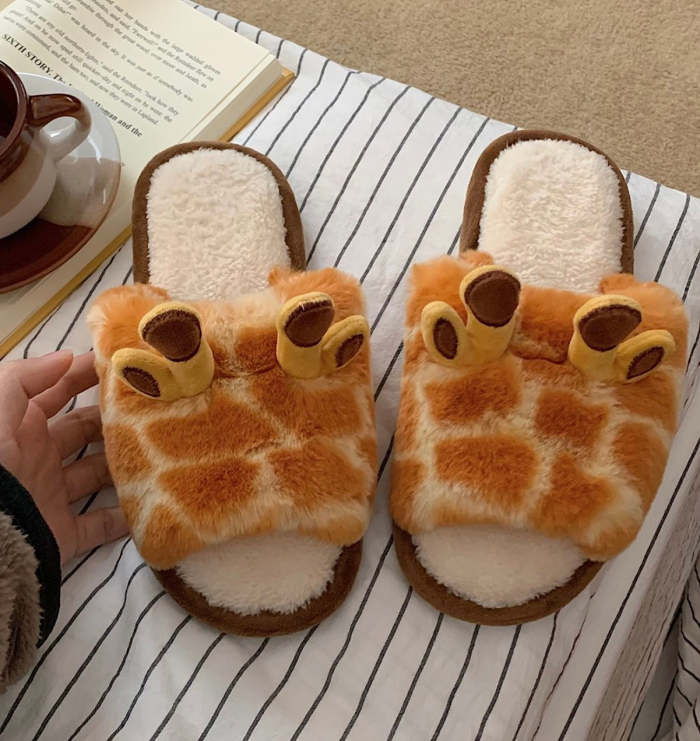 Cute Cozy Fluffy 3D Giraffe Shape Home Slippers
