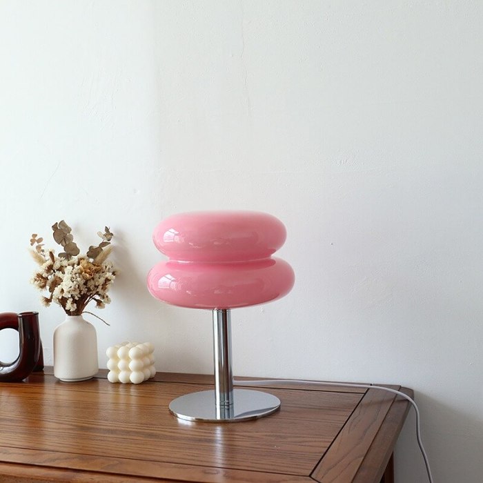 Retro '50s Egg Tart Table Lamp