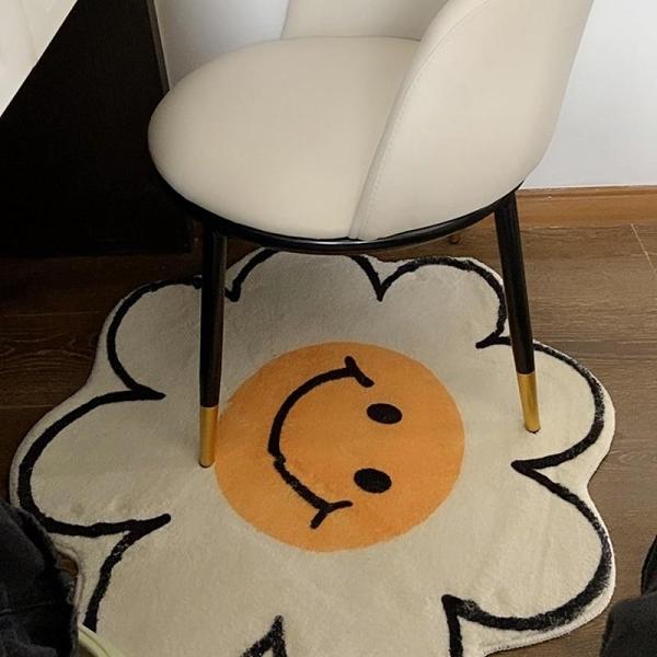 Cute Flower Shape Smiley Face Anti-Slip Bathroom Living Room Doormat Carpet