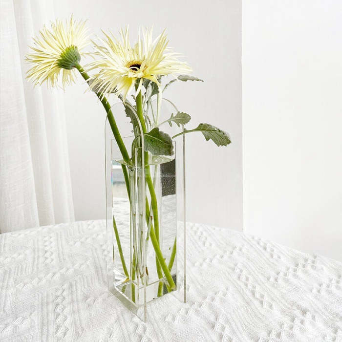 Little Arc Acrylic Vase