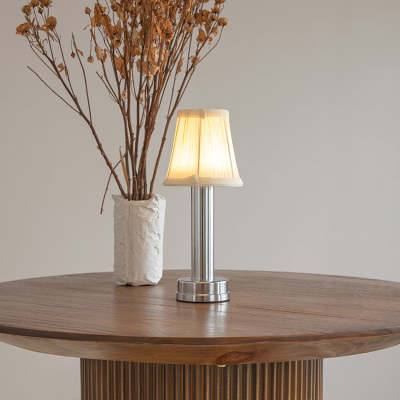 Retro Elegance Vintage Table Lamp