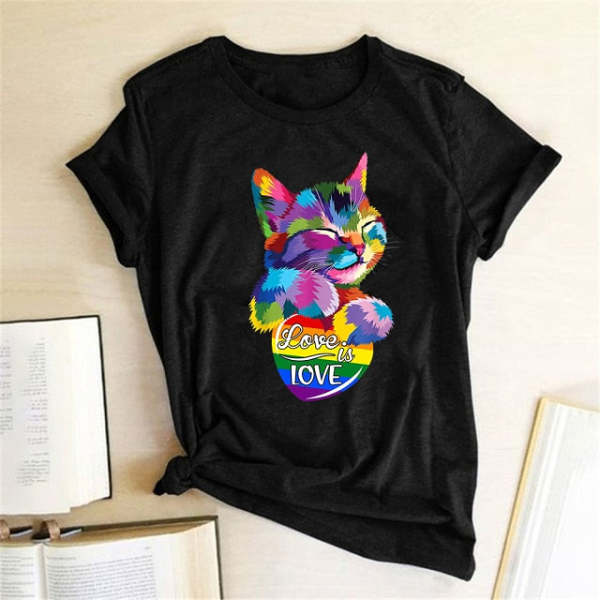 Love is love T-Shirt