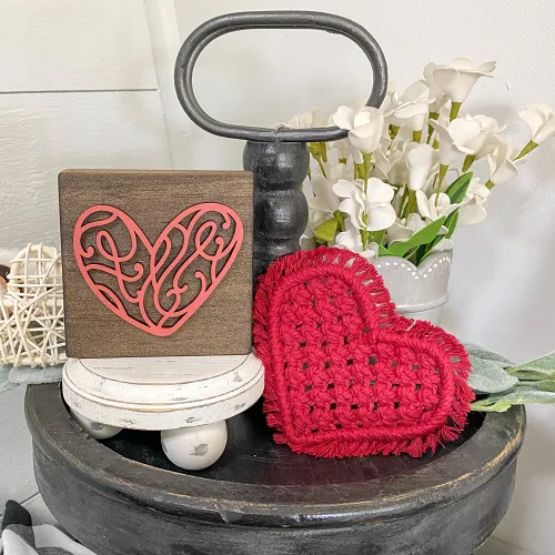 Macramé Heart Valentine's Day Tiered Tray Décor