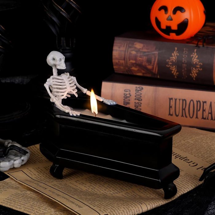 Creative Candles Bubble Bath Skull Skeleton Halloween Decoration Ornaments - Mini Coffin Design for Horror Theme