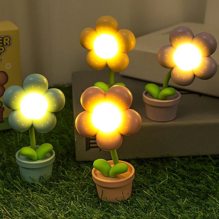Mini Flower Night Light – Soft Warm Glow for a Cozy Bedroom Ambience, Perfect for Kids & Special Occasions!
