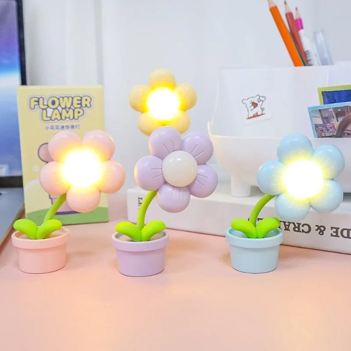 Mini Flower Night Light – Soft Warm Glow for a Cozy Bedroom Ambience, Perfect for Kids & Special Occasions!