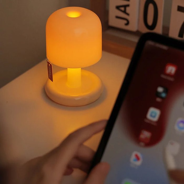 Mini LED Mushroom Table Lamp – USB Rechargeable Sunset Glow for Cozy Bedroom and Hotel Décor