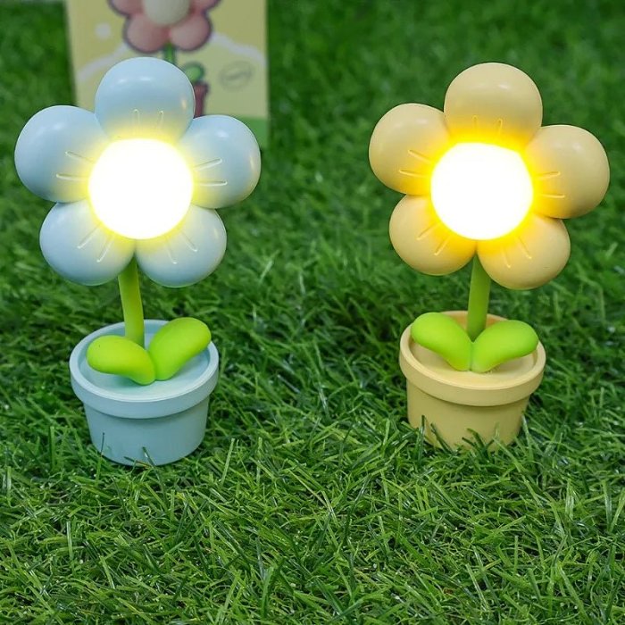 Mini Flower Night Light – Soft Warm Glow for a Cozy Bedroom Ambience, Perfect for Kids & Special Occasions!